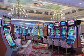 Football and casino-style card section on hot880